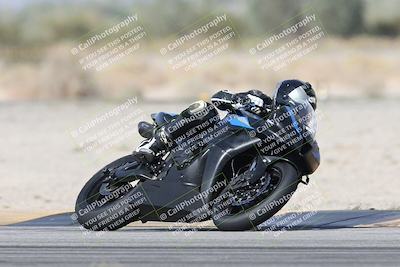 media/Nov-16-2025-Race Pace (Sun) [[8c5fa54630]]/Verified Riders/7-Turn 4 (1155am)/